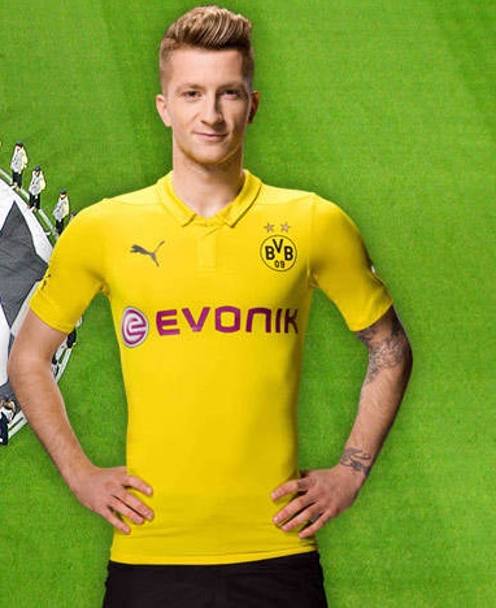 Maglia gialla e pantaloncino nero, stile classico per il Borussia nella maglia speciale per la Champions. Bvb.de